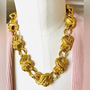Vintage IVANA New York Goldtone Oversized Chain Necklace